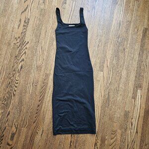 Babyton Contour Midi Dress